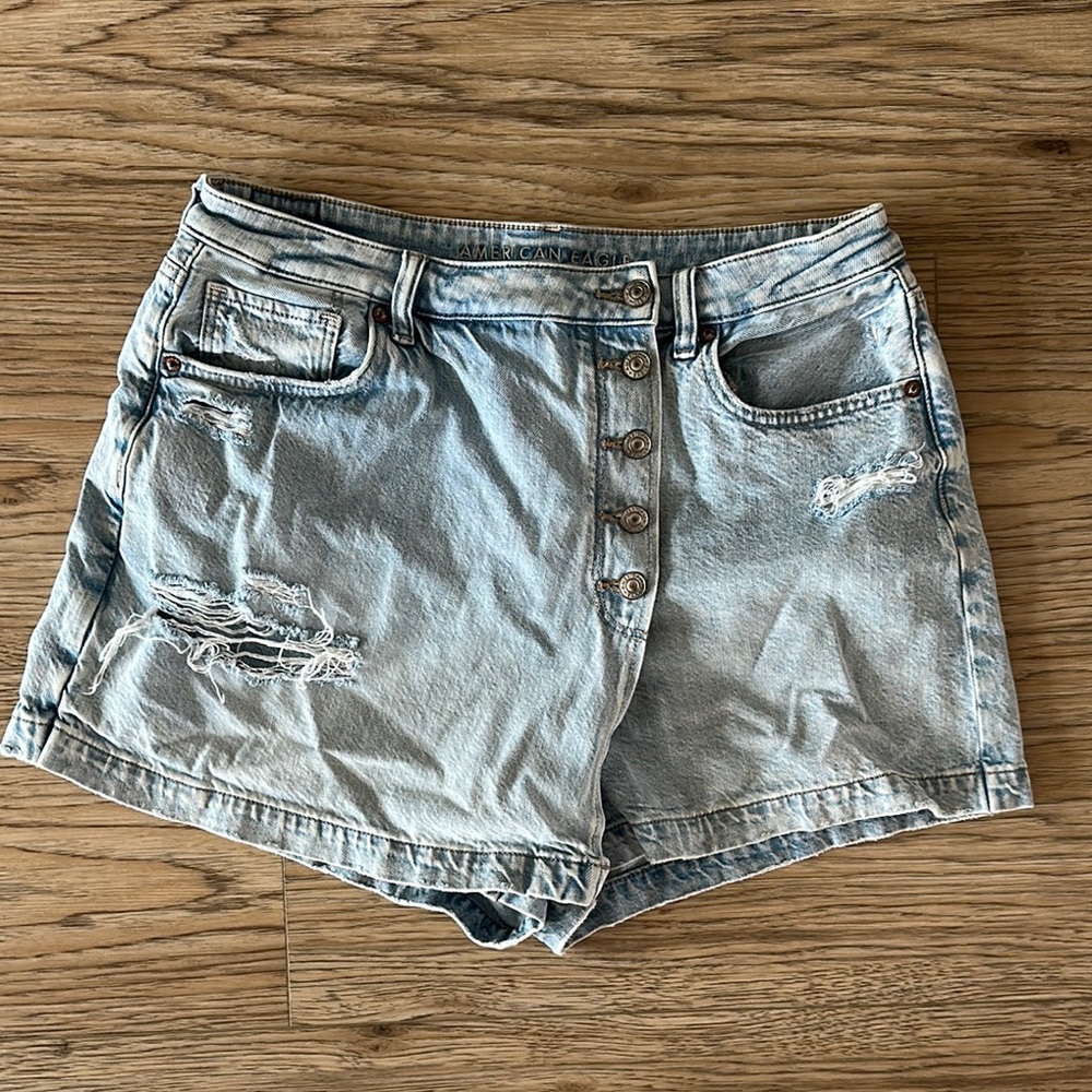 American Eagle outfitters denim Skort light wash distressed size 14 (fits 12)